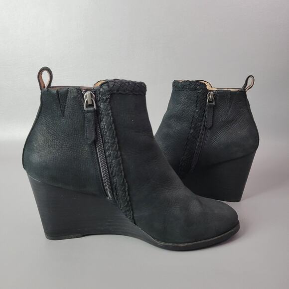 Caslon Womens Black Leather Zip High Wedge Heel Ankle Boots 9.5 M Waterproof - Picture 3 of 13